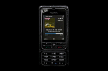 潮流复古诺基亚N72手机屏幕音乐播放器设计展示贴图样机模板 VSSSART – Express Music Mockup-第842期-