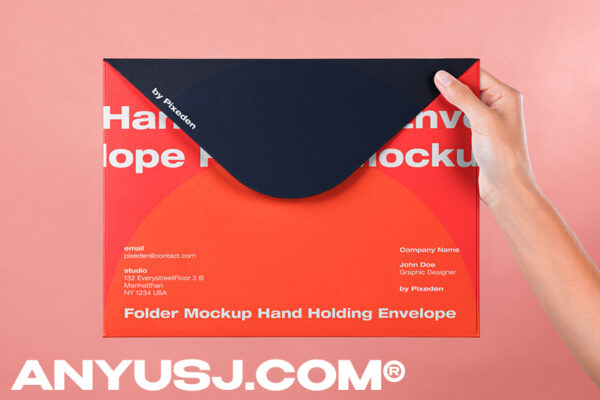 手持信封快递纸袋包裹设计提案展示样机模板 Hand Holding Large Psd Envelope Mockup-第3216期-