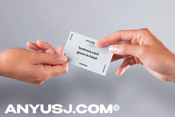 递送交换名片品牌设计提案场景展示样机模板 Hand Giving Psd Business Card Mockup-第3216期-