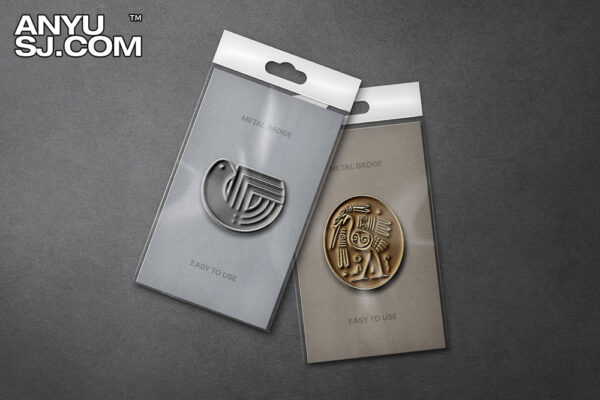 塑料包装袋异形金属珐琅别针徽标徽标logo设计展示样机Metallic Enamel Pin Badge Mockup