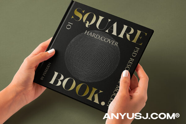 极简质感手持正方形精装硬壳书籍画册封面设计展示PSD样机Hand Holding Square Psd Hardcover Book-第4530期-