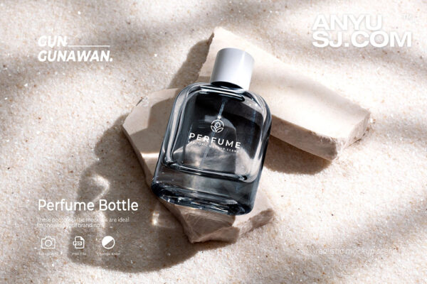 2款极简优雅香水玻璃瓶香水瓶白沙滩石块场景PSD样机Perfume Bottle on Stone and White Sand Background